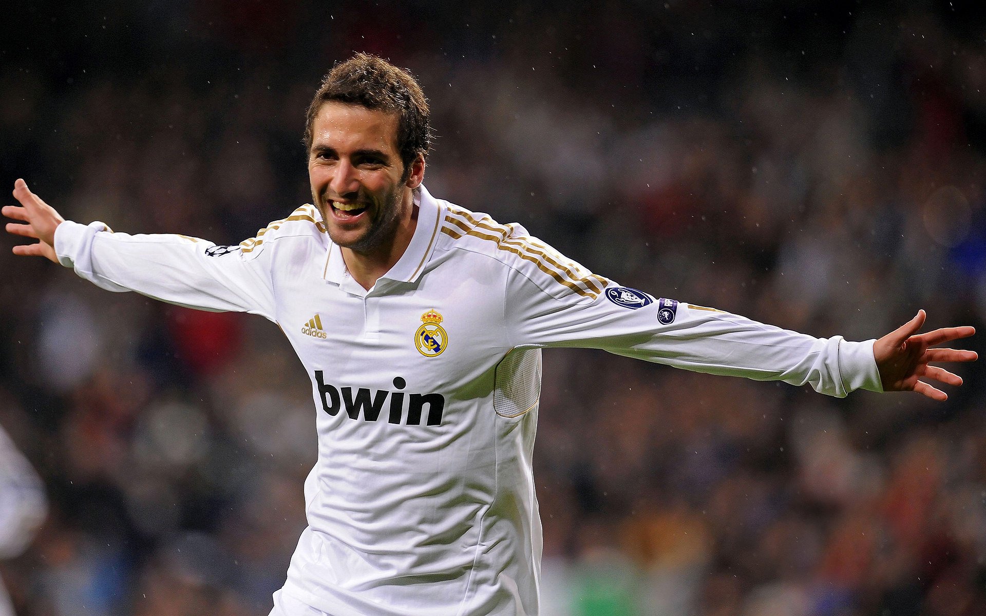 电竞游戏版本更新对职业比赛的影响分析，电竞近几年发展趋势